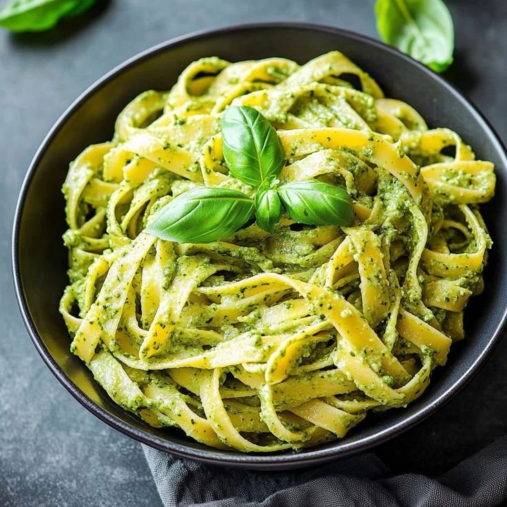Pesto Soslu FETTUCCINE